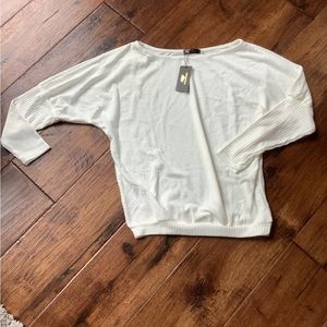 WOMEN’S OFF SHOULDER BAT WINGS LOOSE PULLOVER SWEATER, WHITE, M.NWT.